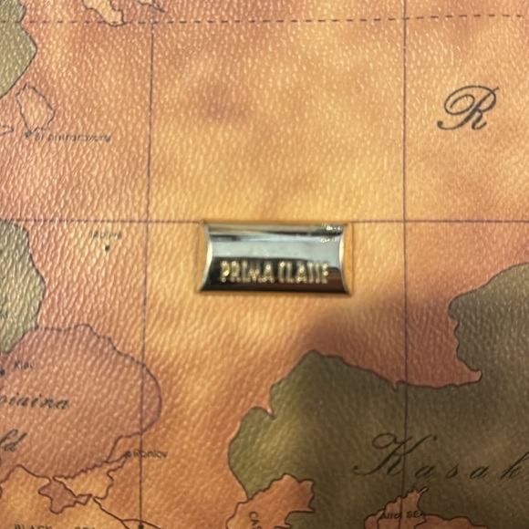 Prim Classe Shoulder Bag - Picture 4 of 13
